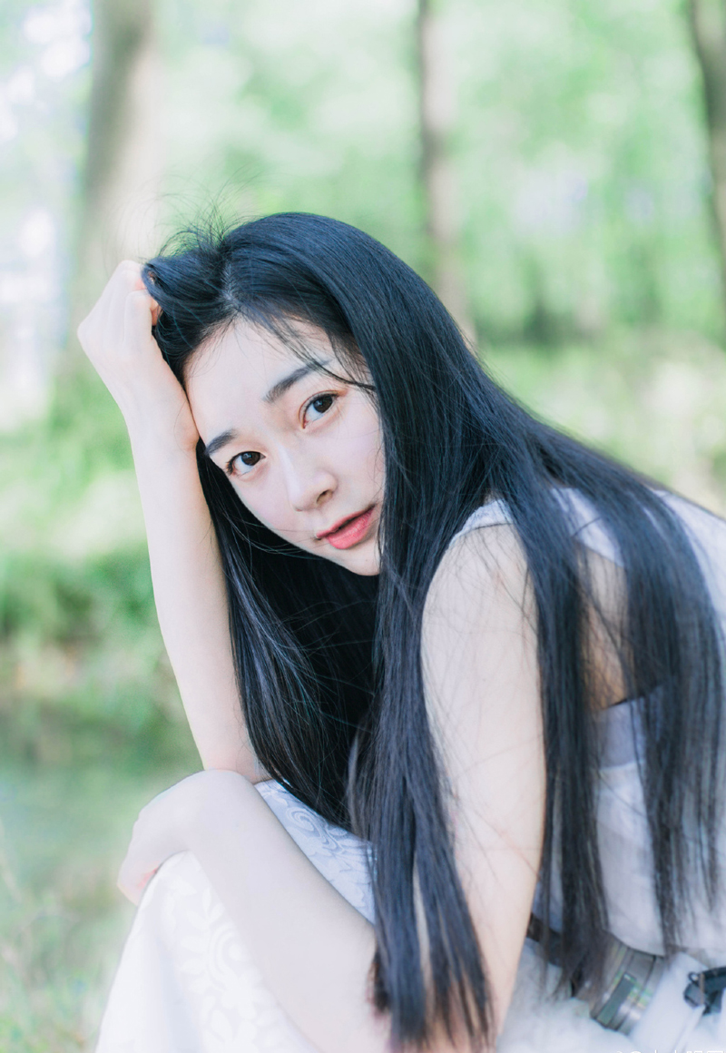 “都督死了，我比你们更心痛，都督不但对我有知遇之恩，吕蒙这条命，更是都督救的，我比你们任何人，都更想为都督报仇！”吕蒙深吸了一口气，看向众人，朗声道：“但国有国法，家有家规，出兵是大事，你们说了不算，我吕蒙说了也不算，这件事情，只有主公能够决定，我会将大家的意愿告诉主公，至于是否报仇，如何报仇，那由主公来定夺，现在，我们要做的，是给都督下葬，让他能够入土为安！”